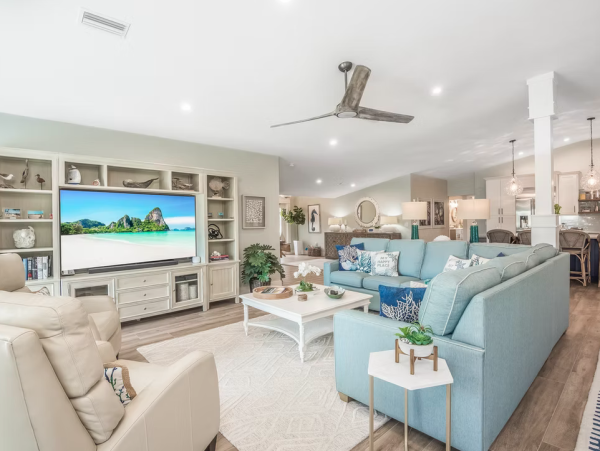 Luxurious 4-Bedroom Waterfront Villa in Holmes Beach